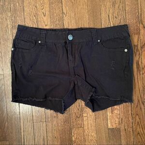 Amethyst Blk Distressed Jean Shorts Sz 16